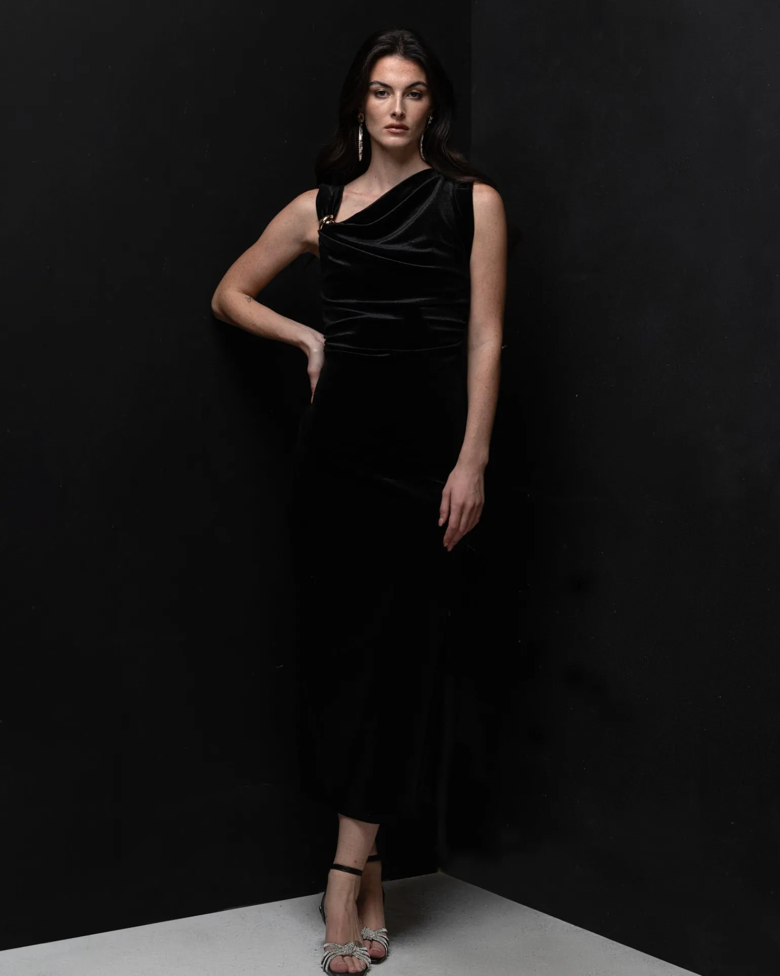 Donna Piazza Italia Abiti E Tute<Abito loungette in velluto con accessorio sulla spalla - Nero