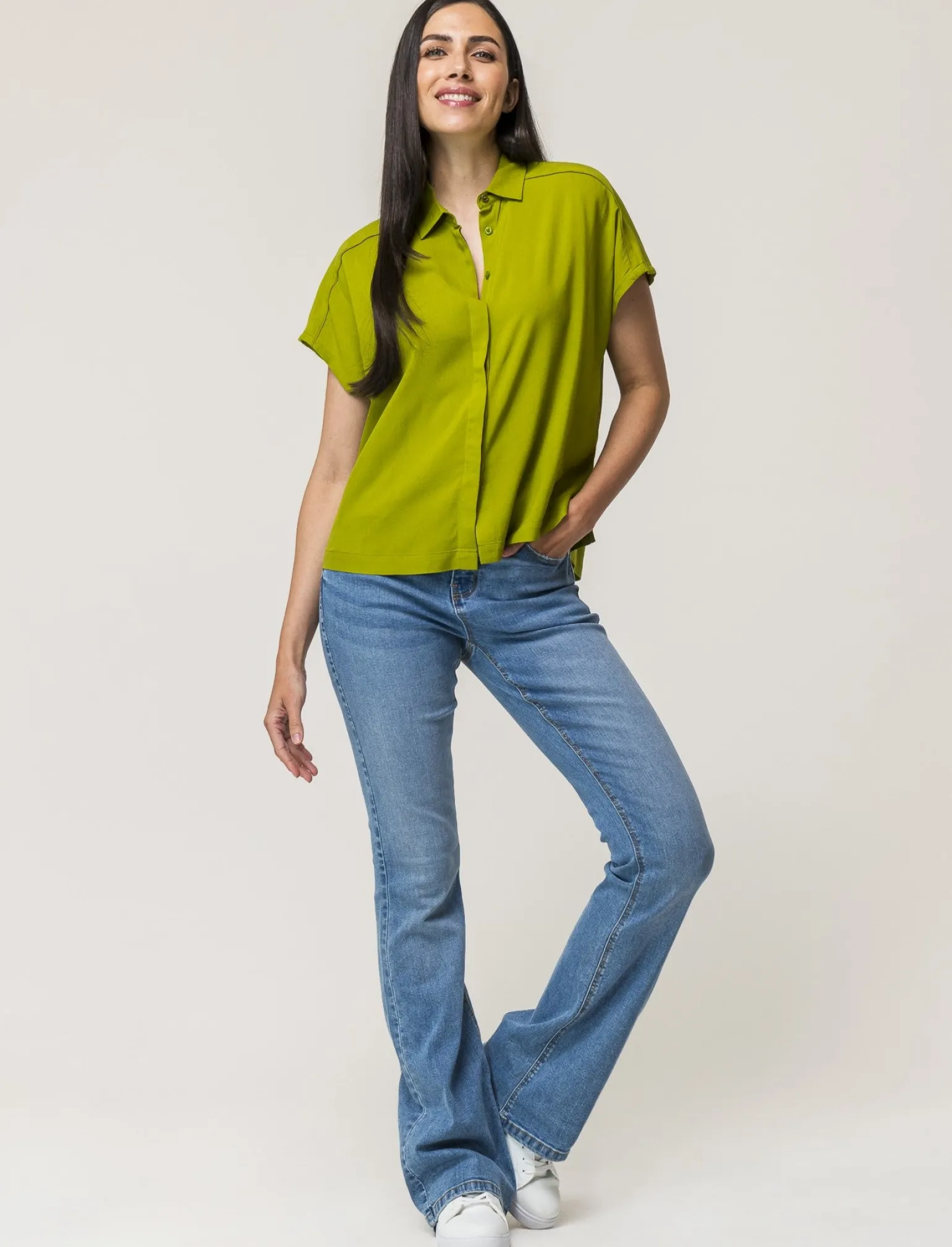 Donna Piazza Italia Camicie E Casacche<Camicia mezza manica con abbottonatura sul davanti e arriccio su spalla - pistacchio