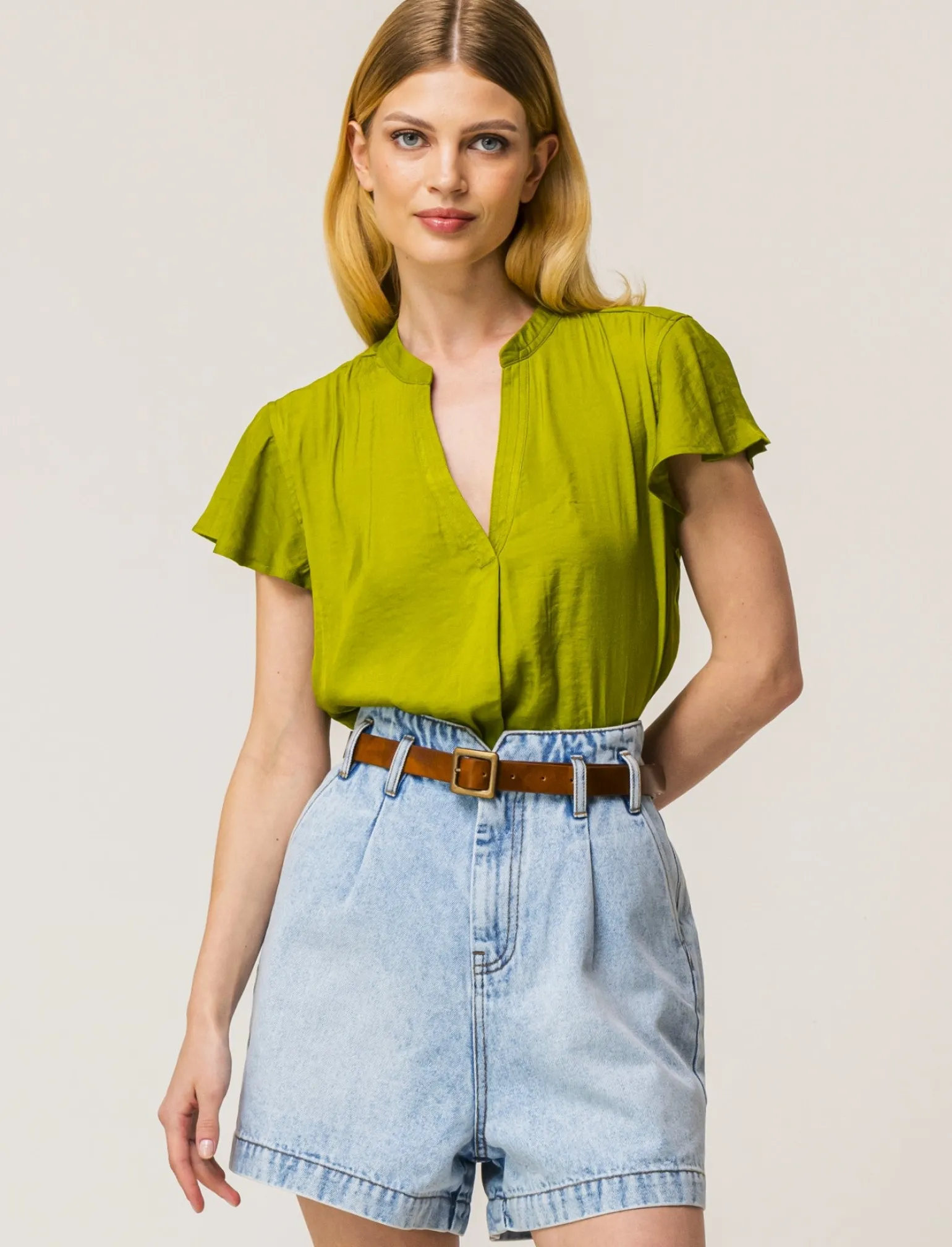 Donna Piazza Italia Camicie E Casacche<Casacca in tessuto fluido, apertura scollo a V e maniche volant - pistacchio