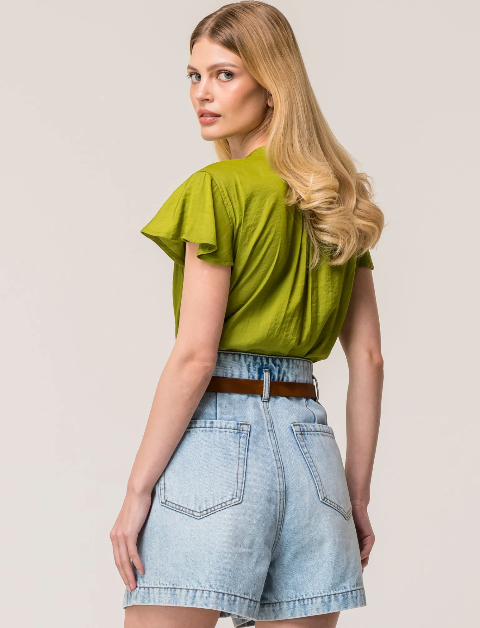 Donna Piazza Italia Camicie E Casacche<Casacca in tessuto fluido, apertura scollo a V e maniche volant - pistacchio
