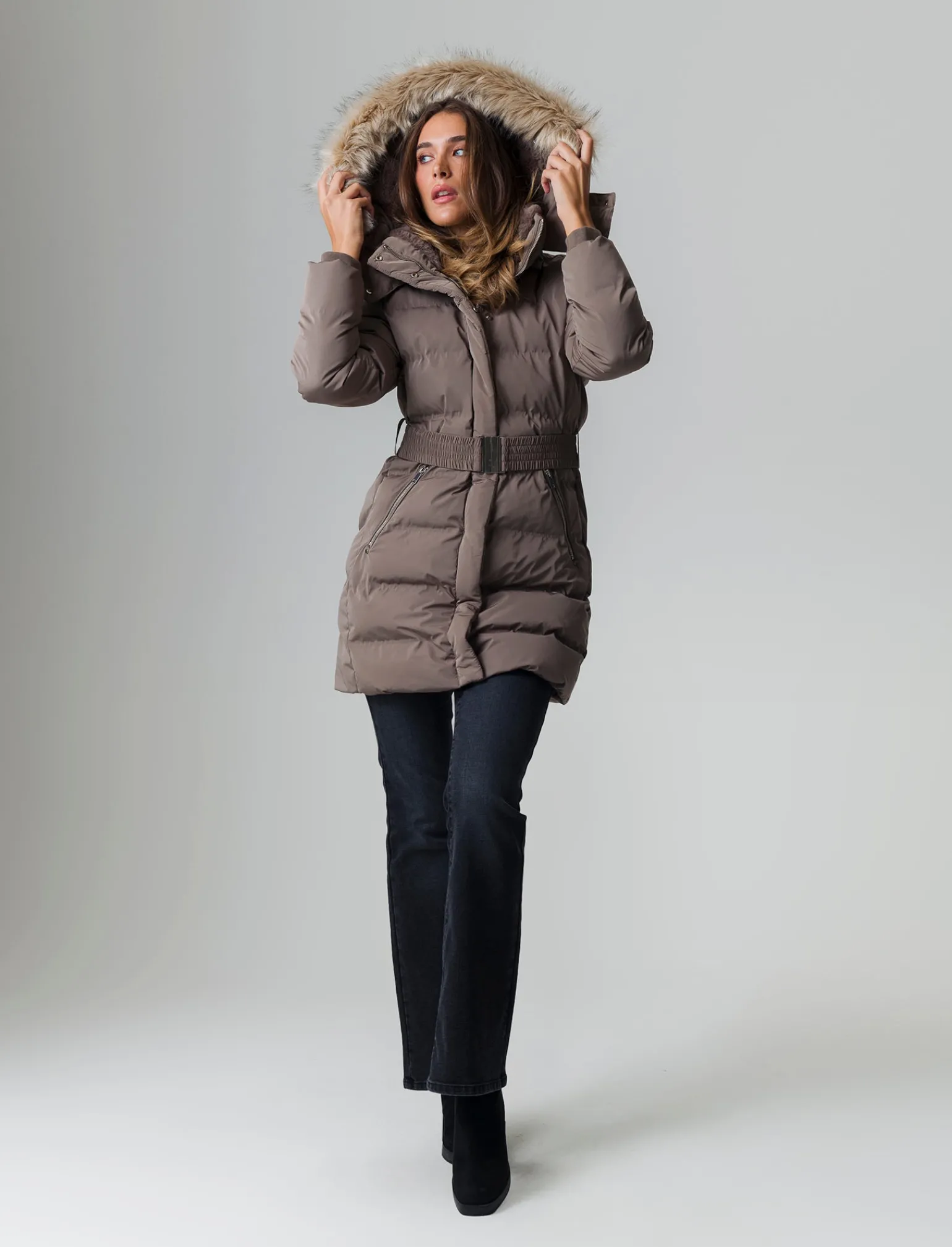 Donna Piazza Italia Donna | Giubbini E Cappotti<Giaccone imbottito con cappuccio e cintura elastica in vita - tortora