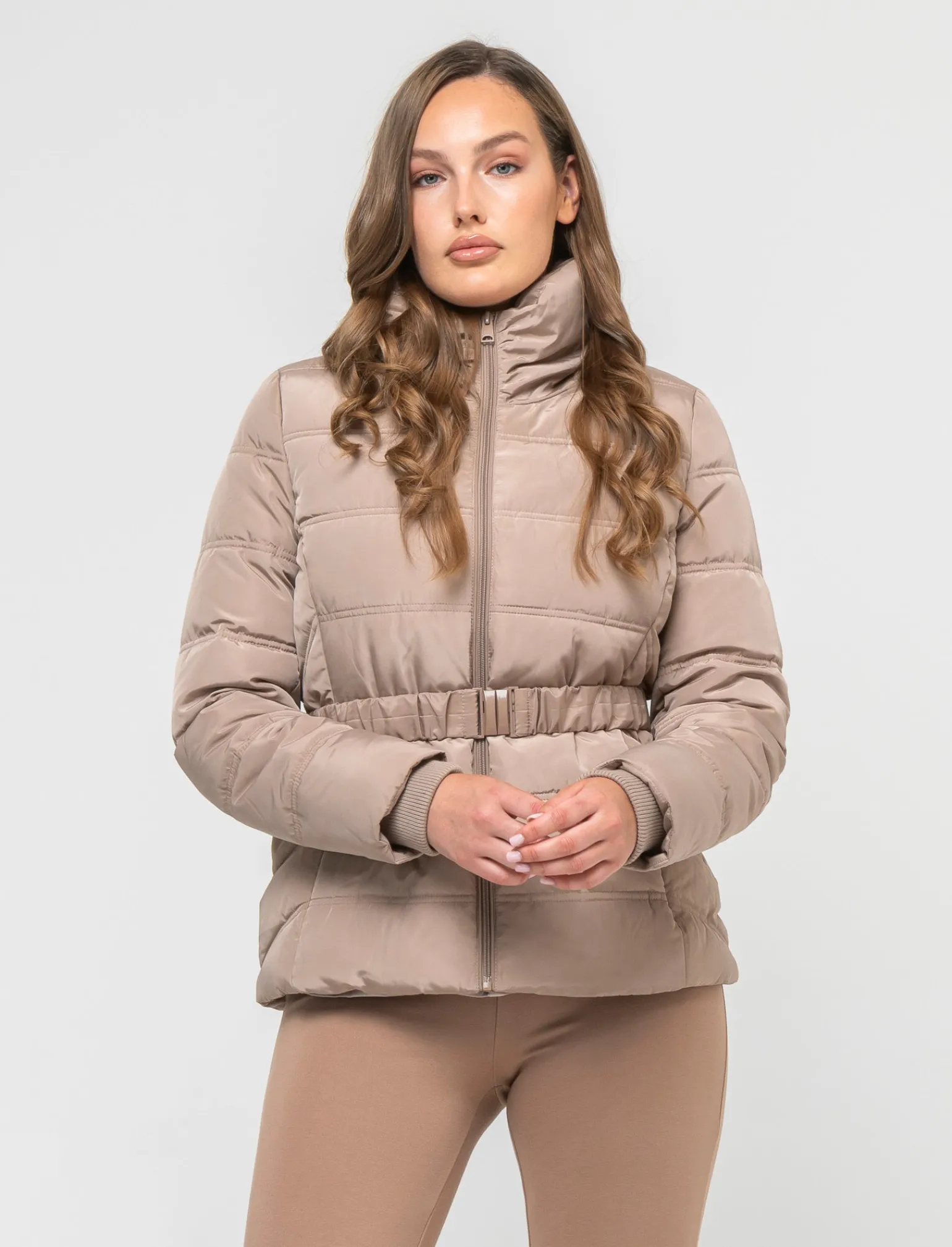 Donna Piazza Italia Donna | Giubbini E Cappotti<Giubbotto imbottito con cerniera in metallo e cintura elastica in vita - castoro