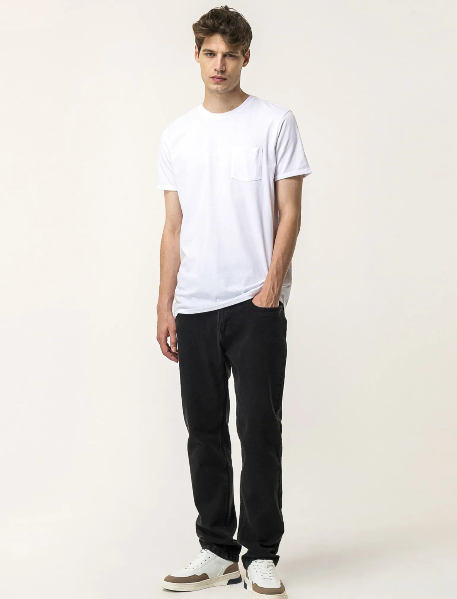 Uomo Piazza Italia Jeans<Jeans regular fit a cinque tasch in tessuto denim stretch.Chiusura anteriore con cernierae bottone. -