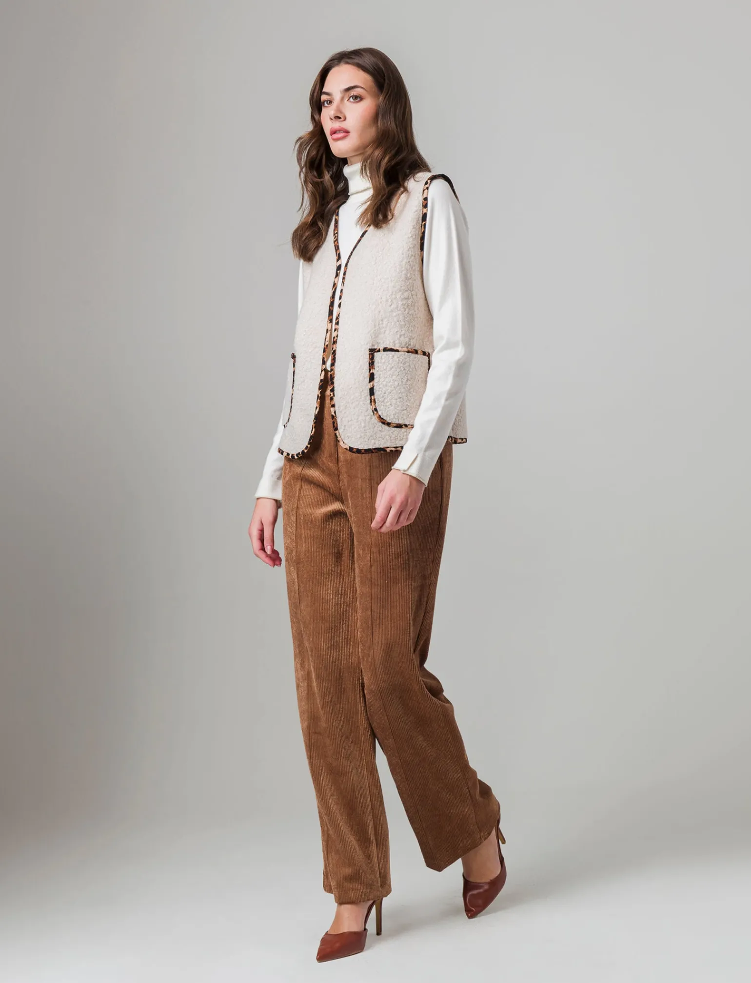 Donna Piazza Italia Pantaloni<Pantalone vita alta a coste con tessuto effetto velluto - tabacco