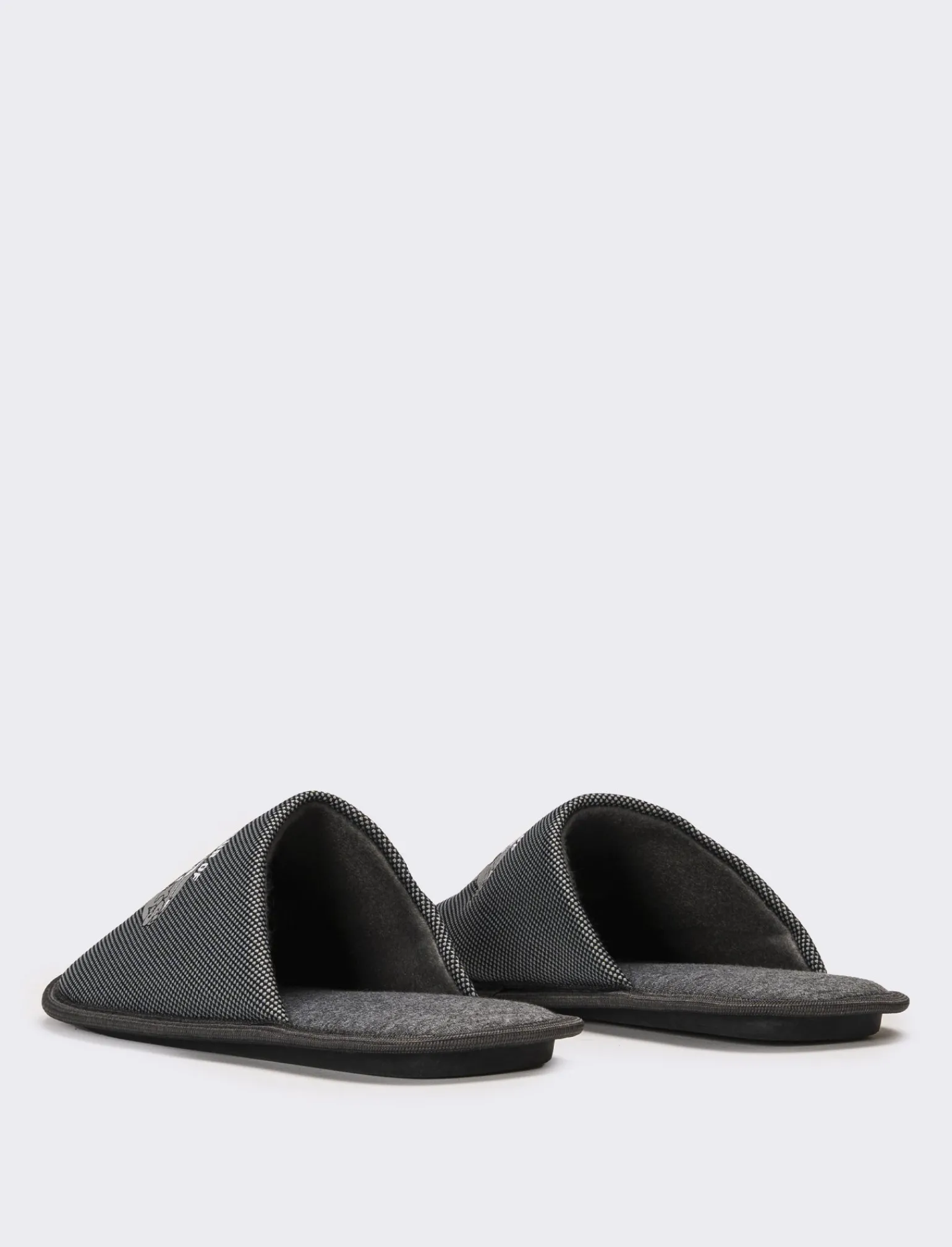 Uomo Piazza Italia Pantofole<Pantofola in tessuto con stampa. In due varianti colore - Nero