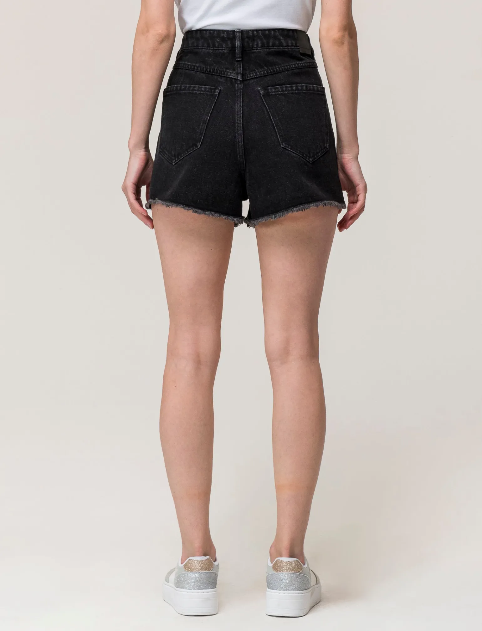 Donna Piazza Italia Shorts<Short in tessuto denim con orlo sfrangiato,apertura con zip e bottone -