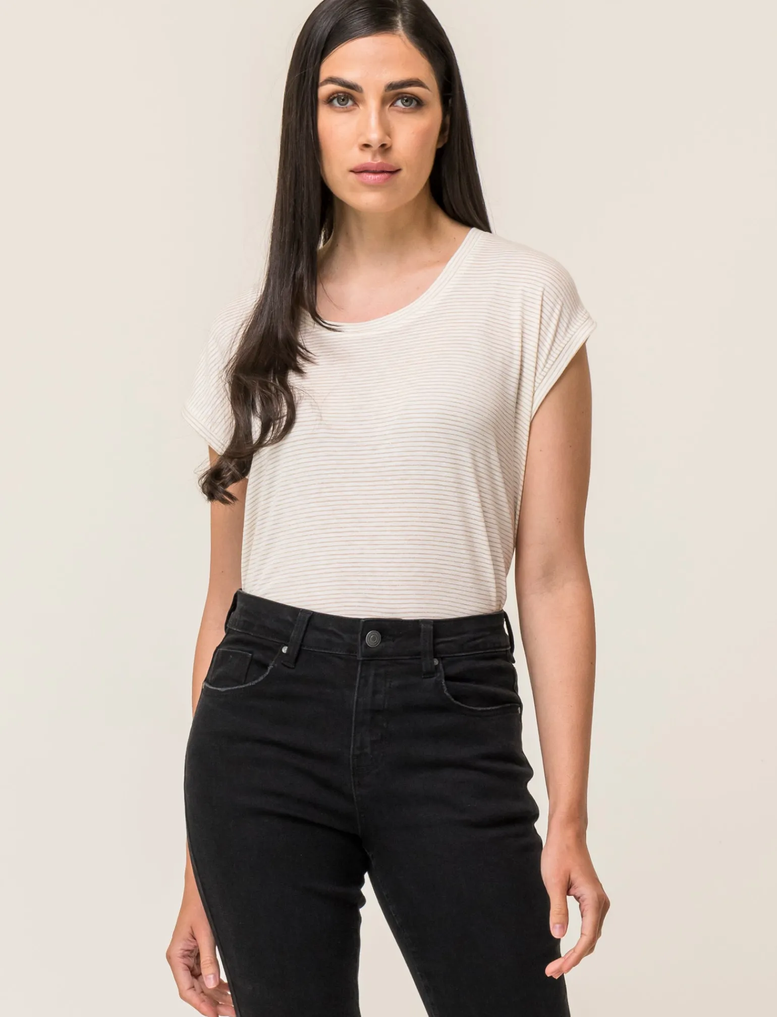 Donna Piazza Italia T-Shirt E Top<T shirt modello a T girocollo con tessuto ottoman e filato effetto metallizato - latte